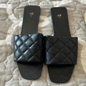 NWT H&M slides black size 7